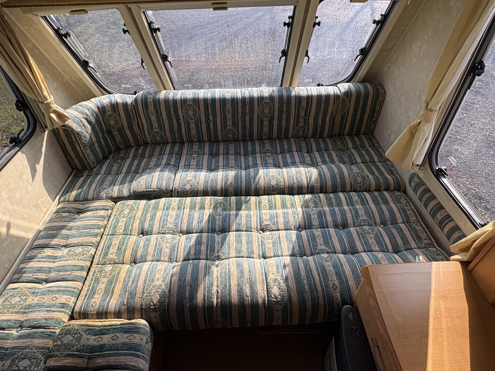 2003 Swift Sandymere L GT 2 Berth Caravan | Lightweight | Fully Equipped | Excellent Condition - Image 7